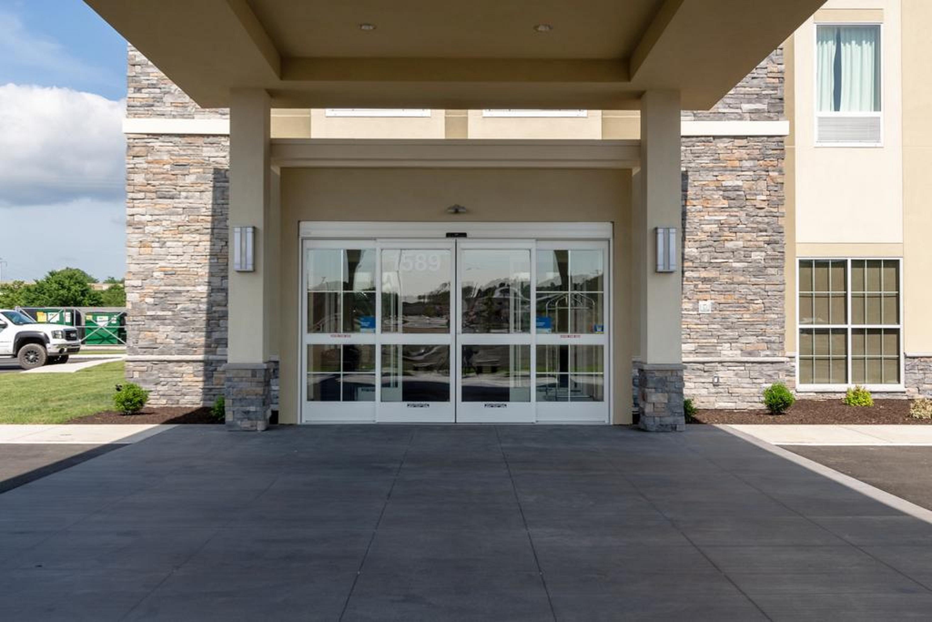 Hotel Comfort & - Harrisburg Airport - Hershey South 3*